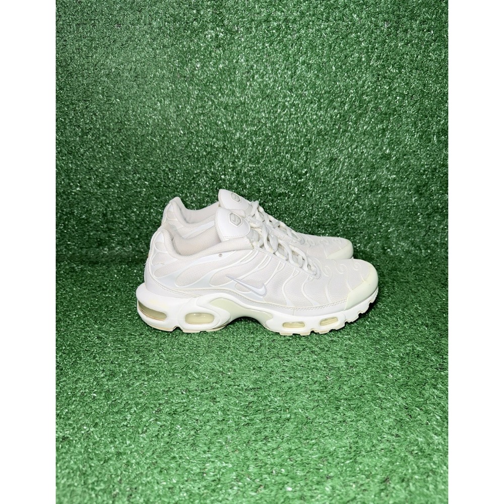 Nike Air Max Plus Womens Size 9 White Platinum Running Shoes Comfort Sneakers